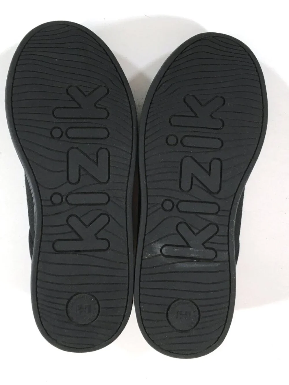 Kizik Prague Lace Up Sneakers Kids Size 7Y Black Canvas Suede